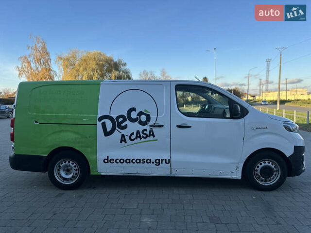 Белый Тойота Proace, объемом двигателя 0 л и пробегом 100 тыс. км за 19900 $, фото 4 на Automoto.ua