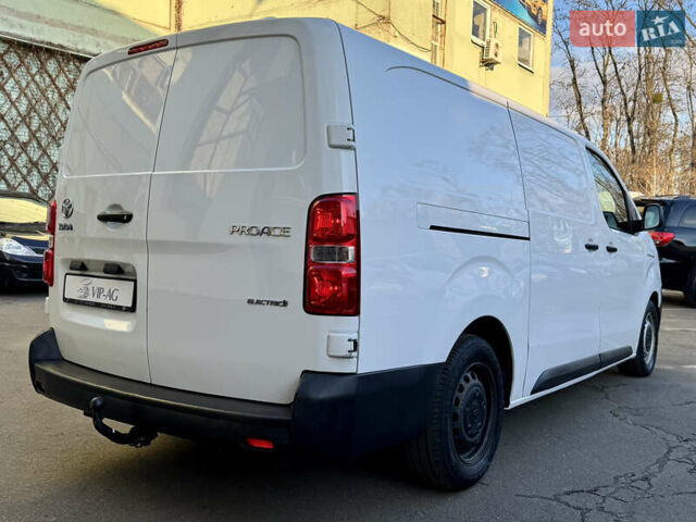 Білий Тойота Proace, об'ємом двигуна 0 л та пробігом 176 тис. км за 18999 $, фото 4 на Automoto.ua