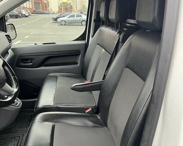 Білий Тойота Proace, об'ємом двигуна 1.6 л та пробігом 186 тис. км за 16500 $, фото 5 на Automoto.ua