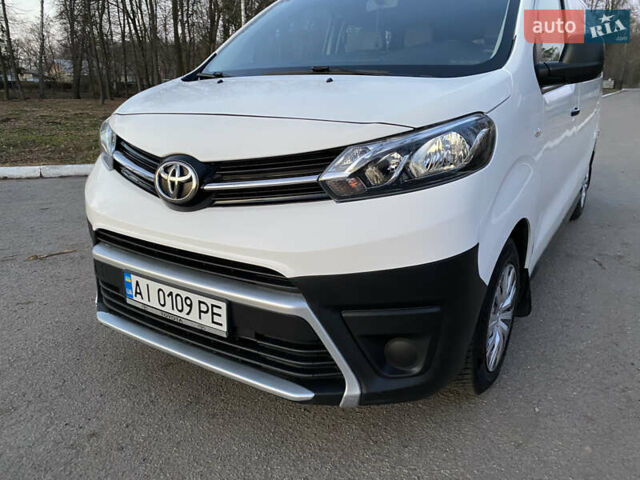Белый Тойота Proace, объемом двигателя 2 л и пробегом 178 тыс. км за 19999 $, фото 15 на Automoto.ua