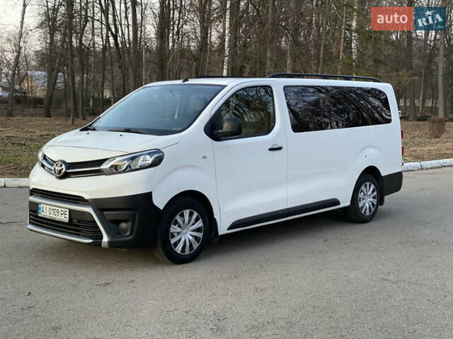 Белый Тойота Proace, объемом двигателя 2 л и пробегом 177 тыс. км за 18900 $, фото 2 на Automoto.ua