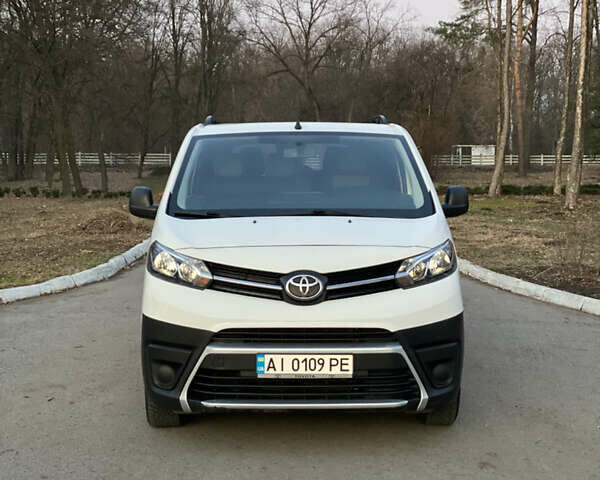 Белый Тойота Proace, объемом двигателя 2 л и пробегом 178 тыс. км за 19999 $, фото 3 на Automoto.ua