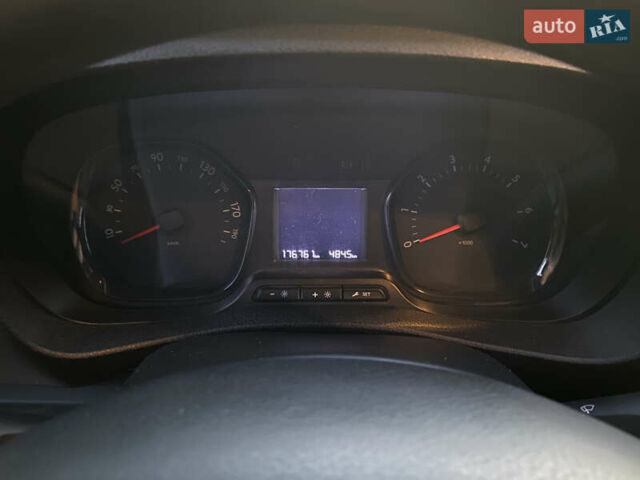 Белый Тойота Proace, объемом двигателя 2 л и пробегом 178 тыс. км за 19999 $, фото 18 на Automoto.ua