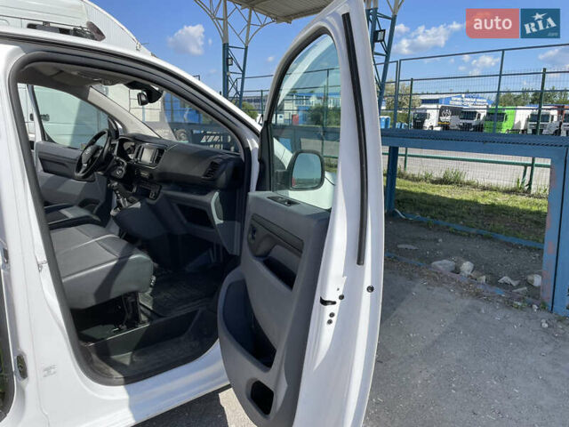 Белый Тойота Proace, объемом двигателя 1.56 л и пробегом 95 тыс. км за 18796 $, фото 9 на Automoto.ua