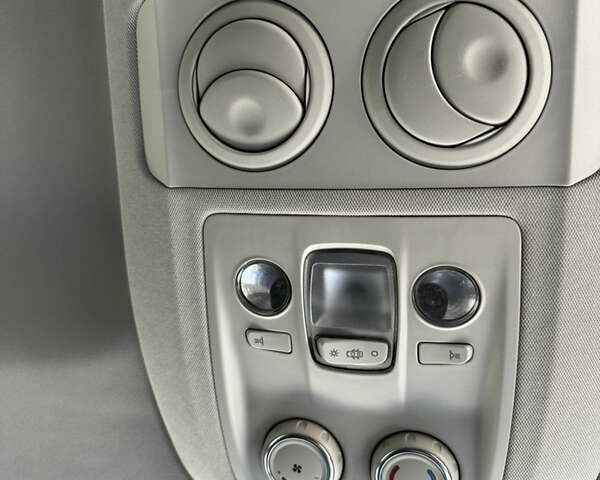 Белый Тойота Proace, объемом двигателя 2 л и пробегом 136 тыс. км за 28500 $, фото 35 на Automoto.ua