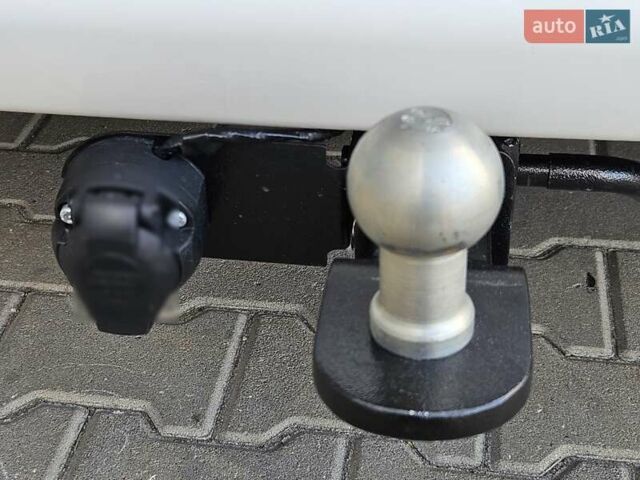 Білий Тойота Proace, об'ємом двигуна 2 л та пробігом 92 тис. км за 29800 $, фото 28 на Automoto.ua