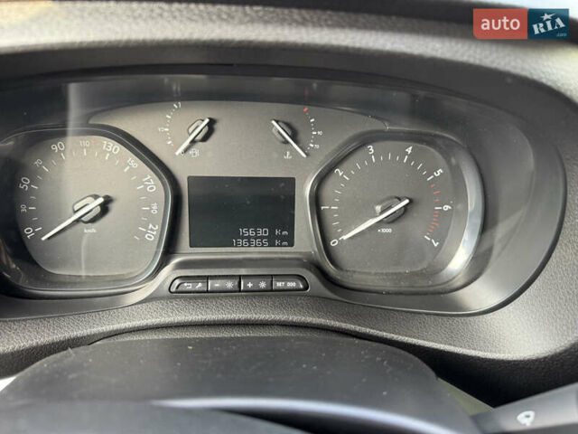 Белый Тойота Proace, объемом двигателя 2 л и пробегом 136 тыс. км за 28500 $, фото 26 на Automoto.ua