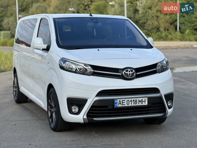Белый Тойота Proace, объемом двигателя 2 л и пробегом 136 тыс. км за 28500 $, фото 3 на Automoto.ua