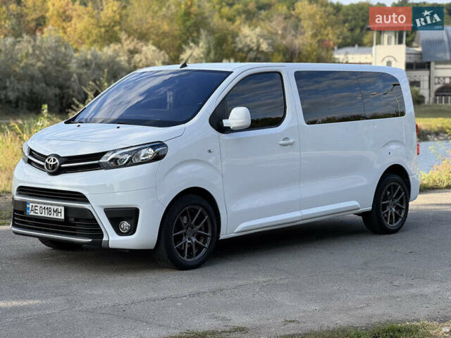 Белый Тойота Proace, объемом двигателя 2 л и пробегом 136 тыс. км за 28500 $, фото 2 на Automoto.ua