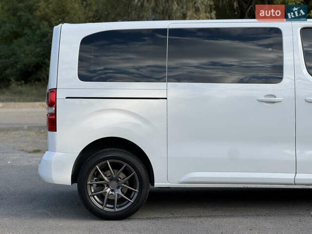 Белый Тойота Proace, объемом двигателя 2 л и пробегом 136 тыс. км за 28500 $, фото 11 на Automoto.ua