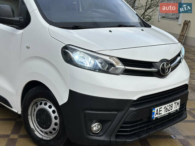 Білий Тойота Proace, об'ємом двигуна 2 л та пробігом 193 тис. км за 23950 $, фото 13 на Automoto.ua