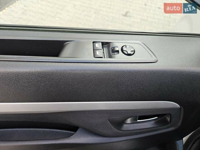 Білий Тойота Proace, об'ємом двигуна 2 л та пробігом 92 тис. км за 29800 $, фото 20 на Automoto.ua