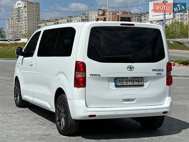 Белый Тойота Proace, объемом двигателя 2 л и пробегом 137 тыс. км за 25499 $, фото 6 на Automoto.ua