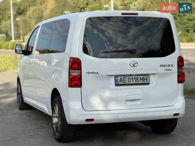 Белый Тойота Proace, объемом двигателя 2 л и пробегом 136 тыс. км за 28500 $, фото 15 на Automoto.ua
