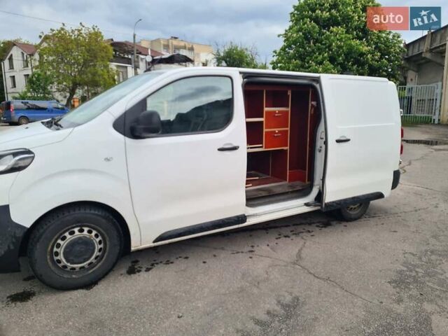 Белый Тойота Proace, объемом двигателя 2 л и пробегом 219 тыс. км за 17300 $, фото 5 на Automoto.ua