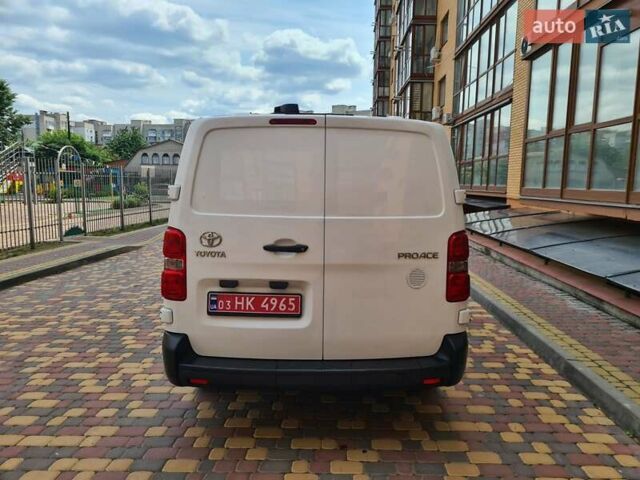 Белый Тойота Proace, объемом двигателя 2 л и пробегом 207 тыс. км за 16999 $, фото 6 на Automoto.ua