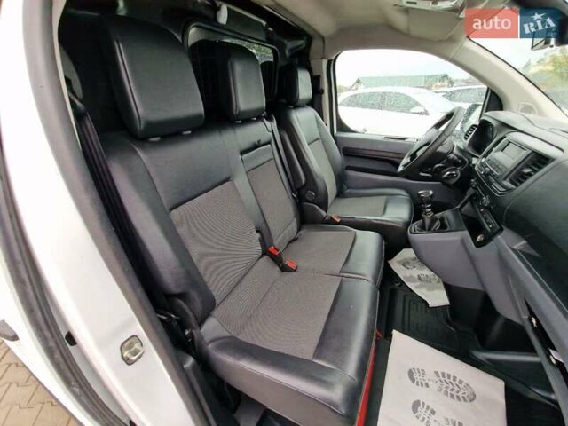 Білий Тойота Proace, об'ємом двигуна 1.5 л та пробігом 275 тис. км за 13300 $, фото 28 на Automoto.ua