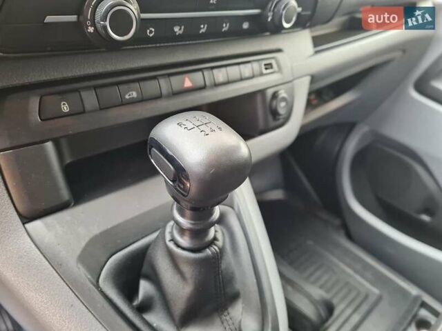 Белый Тойота Proace, объемом двигателя 2 л и пробегом 207 тыс. км за 16999 $, фото 22 на Automoto.ua