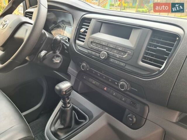 Белый Тойота Proace, объемом двигателя 2 л и пробегом 207 тыс. км за 16700 $, фото 13 на Automoto.ua