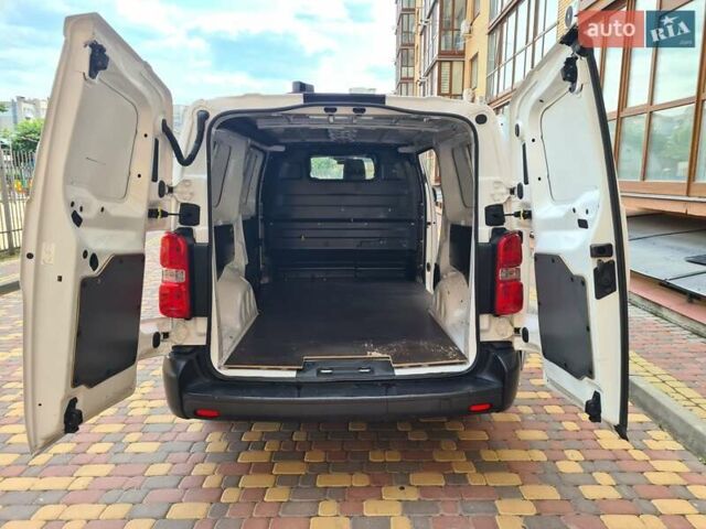 Белый Тойота Proace, объемом двигателя 2 л и пробегом 207 тыс. км за 16700 $, фото 22 на Automoto.ua