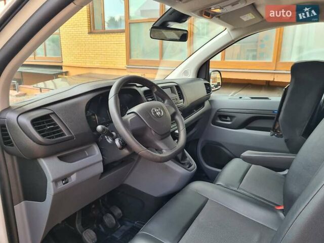 Белый Тойота Proace, объемом двигателя 2 л и пробегом 207 тыс. км за 16700 $, фото 12 на Automoto.ua