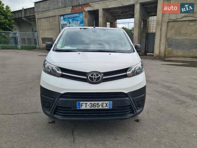 Белый Тойота Proace, объемом двигателя 2 л и пробегом 219 тыс. км за 17300 $, фото 1 на Automoto.ua