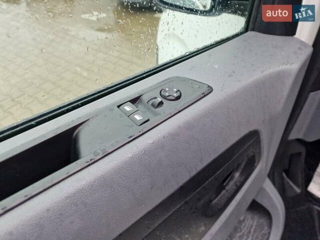Білий Тойота Proace, об'ємом двигуна 1.5 л та пробігом 275 тис. км за 13300 $, фото 17 на Automoto.ua