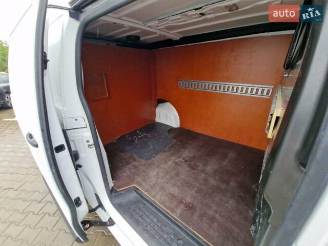 Білий Тойота Proace, об'ємом двигуна 1.5 л та пробігом 275 тис. км за 13300 $, фото 32 на Automoto.ua