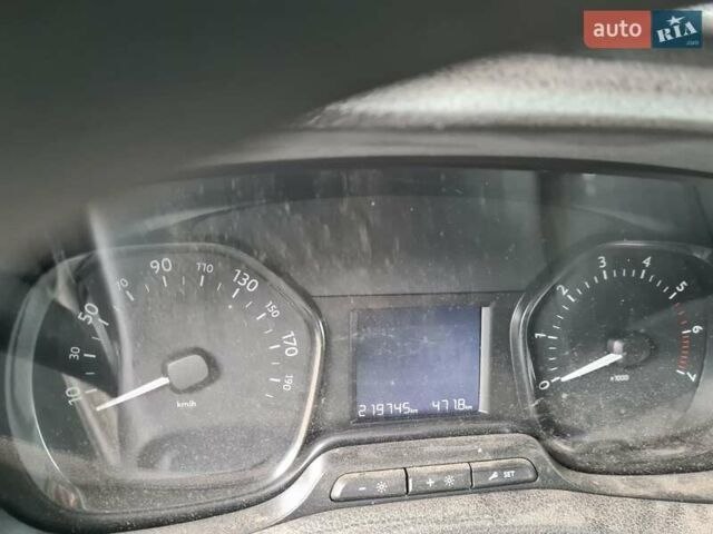 Белый Тойота Proace, объемом двигателя 2 л и пробегом 219 тыс. км за 17300 $, фото 8 на Automoto.ua