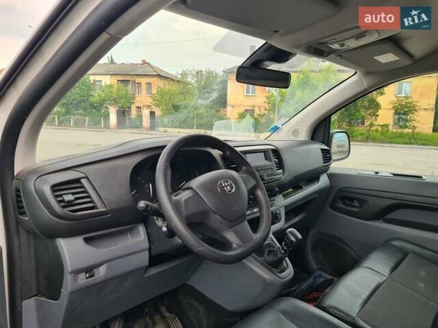 Белый Тойота Proace, объемом двигателя 2 л и пробегом 219 тыс. км за 17300 $, фото 6 на Automoto.ua