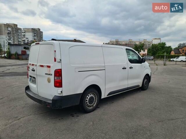 Белый Тойота Proace, объемом двигателя 2 л и пробегом 219 тыс. км за 17300 $, фото 3 на Automoto.ua