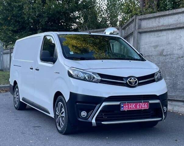 Белый Тойота Proace, объемом двигателя 0 л и пробегом 49 тыс. км за 20900 $, фото 2 на Automoto.ua