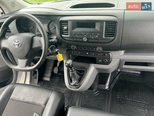 Белый Тойота Proace, объемом двигателя 2 л и пробегом 65 тыс. км за 18999 $, фото 11 на Automoto.ua