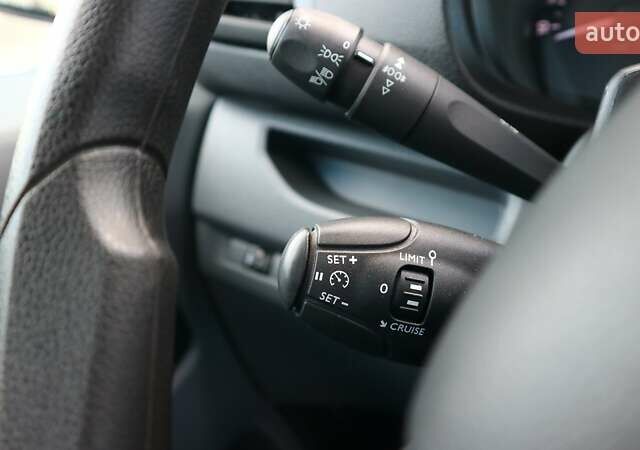 Белый Тойота Proace, объемом двигателя 2 л и пробегом 22 тыс. км за 29383 $, фото 17 на Automoto.ua