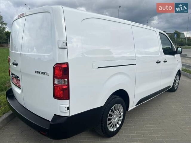 Белый Тойота Proace, объемом двигателя 2 л и пробегом 65 тыс. км за 18999 $, фото 2 на Automoto.ua