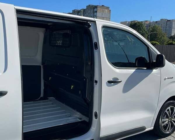 Белый Тойота Proace, объемом двигателя 0 л и пробегом 49 тыс. км за 20900 $, фото 9 на Automoto.ua