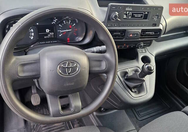 Белый Тойота Proace, объемом двигателя 1.5 л и пробегом 37 тыс. км за 18159 $, фото 27 на Automoto.ua