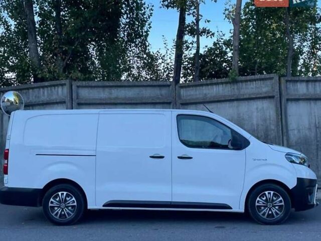 Белый Тойота Proace, объемом двигателя 0 л и пробегом 49 тыс. км за 20900 $, фото 3 на Automoto.ua