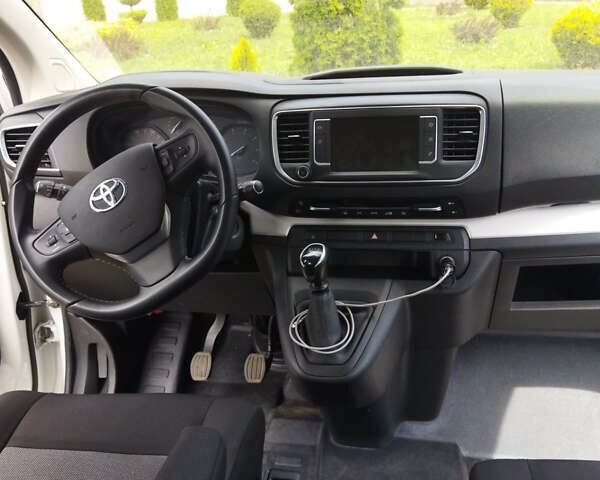 Белый Тойота Proace, объемом двигателя 2 л и пробегом 31 тыс. км за 34500 $, фото 9 на Automoto.ua