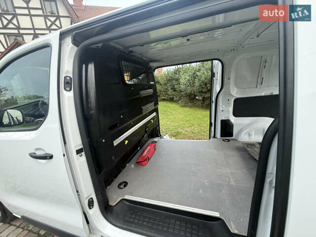 Белый Тойота Proace, объемом двигателя 2 л и пробегом 92 тыс. км за 22200 $, фото 14 на Automoto.ua