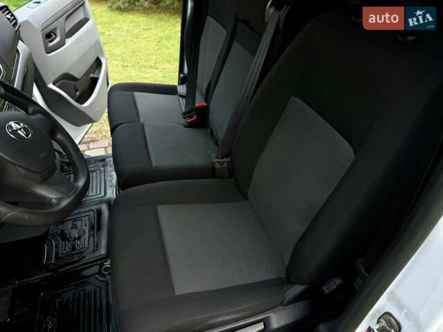 Белый Тойота Proace, объемом двигателя 2 л и пробегом 92 тыс. км за 22200 $, фото 22 на Automoto.ua