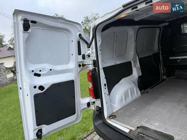 Белый Тойота Proace, объемом двигателя 2 л и пробегом 92 тыс. км за 22200 $, фото 12 на Automoto.ua