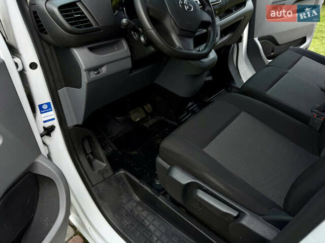 Белый Тойота Proace, объемом двигателя 2 л и пробегом 92 тыс. км за 22200 $, фото 21 на Automoto.ua