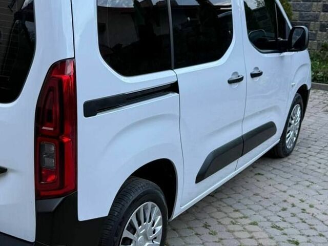 Білий Тойота Proace, об'ємом двигуна 0 л та пробігом 21 тис. км за 23500 $, фото 9 на Automoto.ua