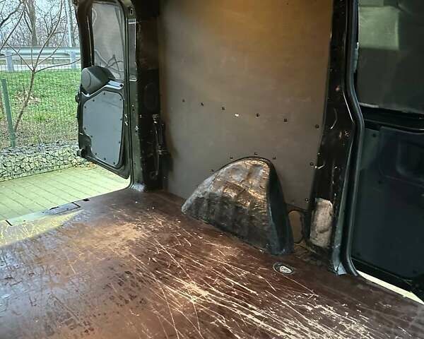 Чорний Тойота Proace, об'ємом двигуна 2.08 л та пробігом 499 тис. км за 11800 $, фото 33 на Automoto.ua