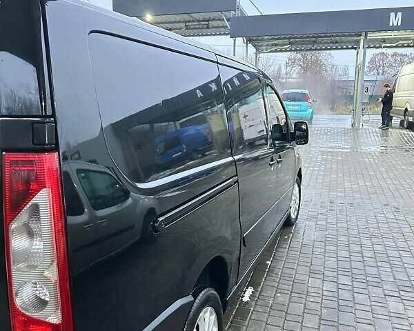 Чорний Тойота Proace, об'ємом двигуна 2.08 л та пробігом 499 тис. км за 11800 $, фото 9 на Automoto.ua