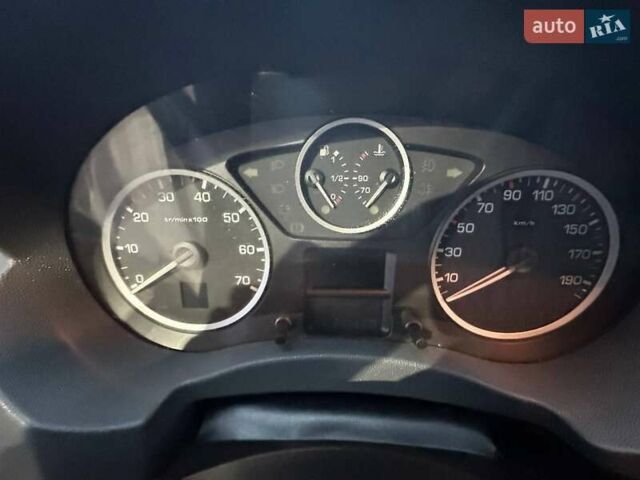 Чорний Тойота Proace, об'ємом двигуна 2.08 л та пробігом 499 тис. км за 11800 $, фото 20 на Automoto.ua