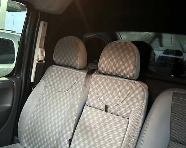 Чорний Тойота Proace, об'ємом двигуна 2.08 л та пробігом 499 тис. км за 11800 $, фото 19 на Automoto.ua