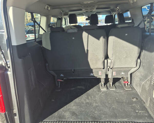 Черный Тойота Proace, объемом двигателя 2 л и пробегом 307 тыс. км за 27700 $, фото 4 на Automoto.ua