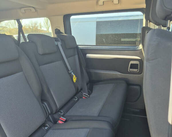 Черный Тойота Proace, объемом двигателя 2 л и пробегом 307 тыс. км за 27700 $, фото 7 на Automoto.ua